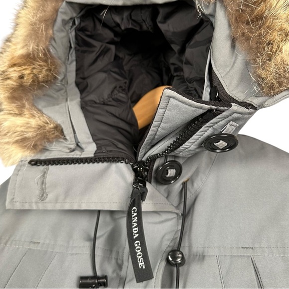 CANADA GOOSE Montello Insulated Down Winter Parka in Mid Grey - Picture 8 of 16